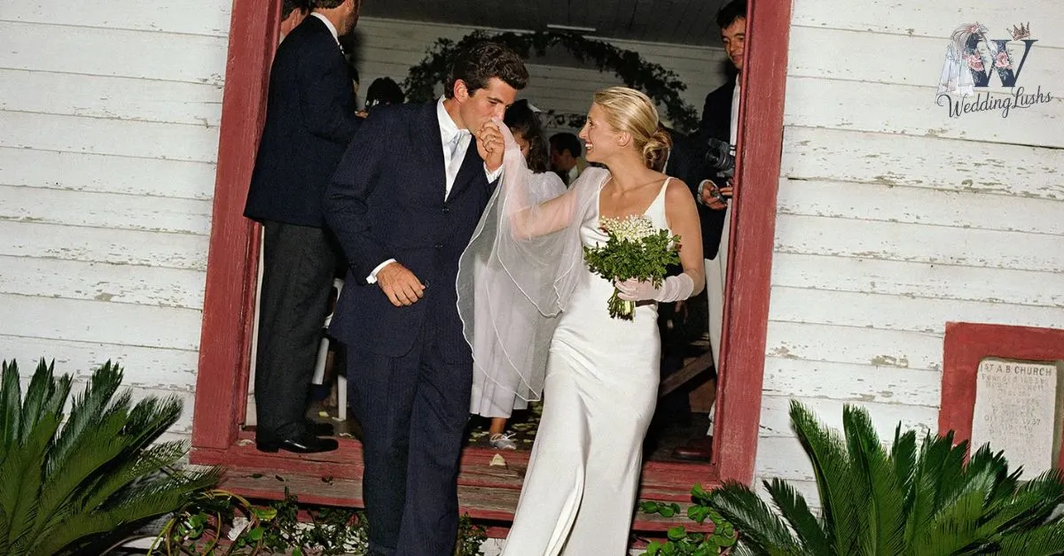 Carolyn-Bessette-Kennedy-Wedding-Dress