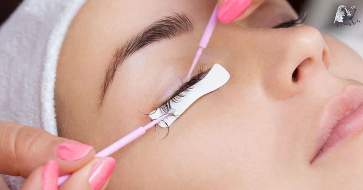 How-To-Remove-Eyelash-Glue