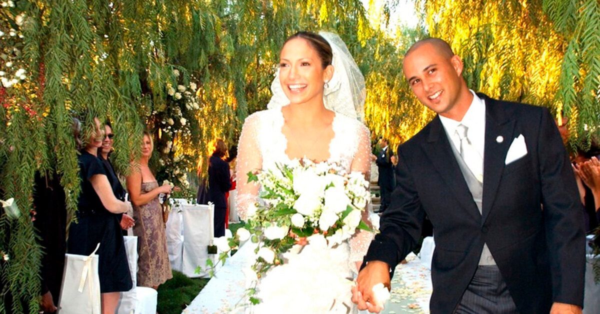 Jennifer Lopez Wedding Dress