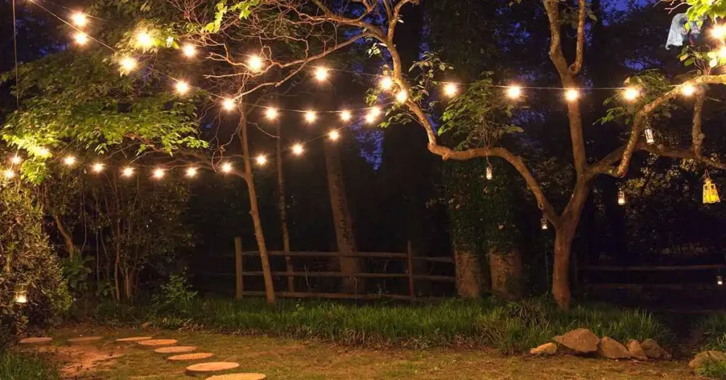 Vintage-Lanterns-and-String-Lights-for-Ambiance