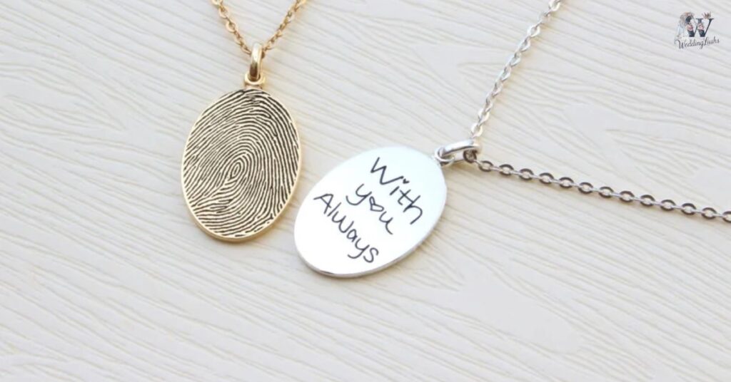 A-wedding-necklace-with-fingerprints