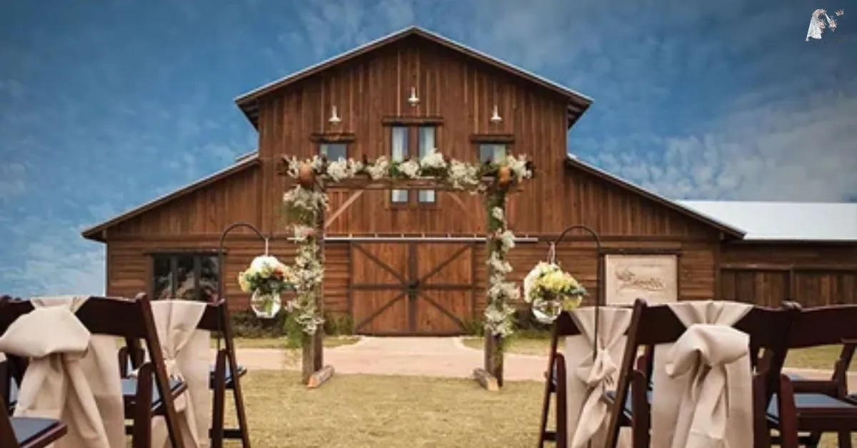 Sandhole-Oak-Barn-A-Rustic-Elegance-for-Your-Dream-Wedding